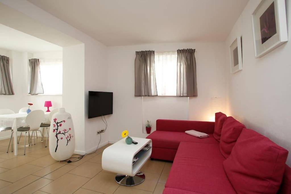 Sunny Apartment At Rostock - Pink Eksteriør billede